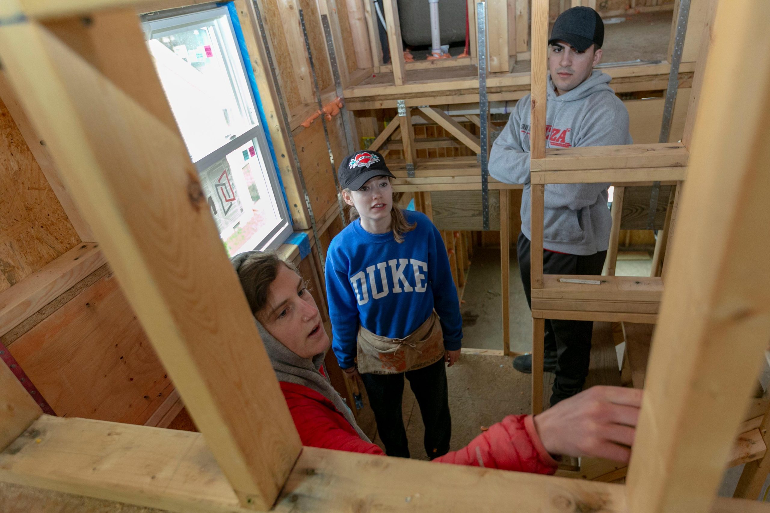 Students volunteering